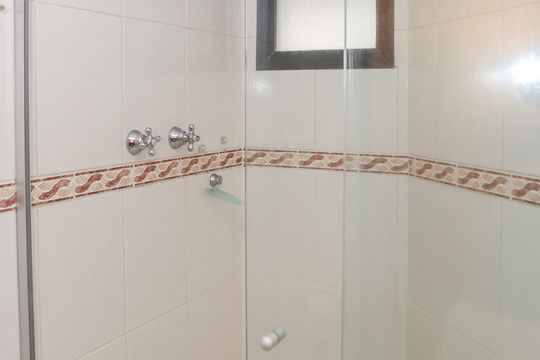 Apartamento à venda em Perdizes com 3 quartos. — Banheiro Social