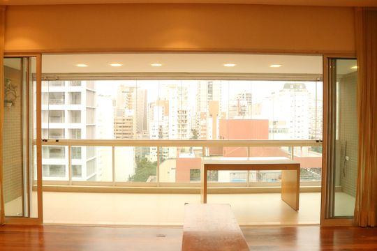 Apartamento à venda, com 137 m², 3 quartos e 3 vagas — Sala