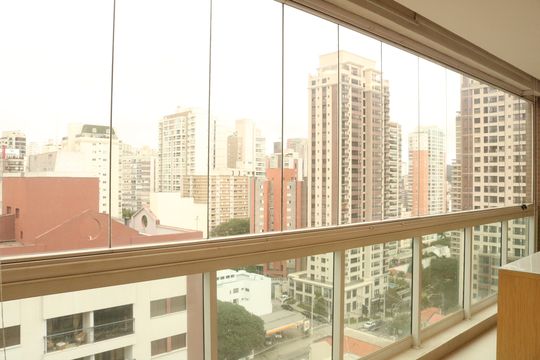 Apartamento à venda, com 137 m², 3 quartos e 3 vagas — Varanda 