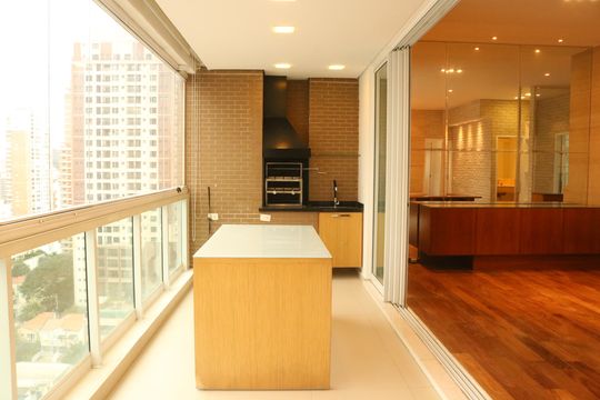 Apartamento à venda, com 137 m², 3 quartos e 3 vagas — Varanda 