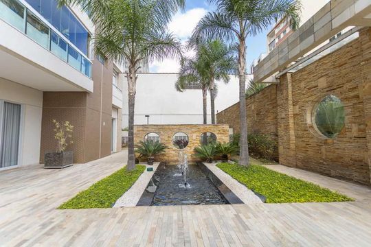 Apartamento à venda, com 137 m², 3 quartos e 3 vagas — Entrada