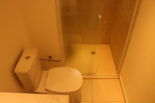 Apartamento à venda, com 137 m², 3 quartos e 3 vagas — Banheiro da Suíte 1