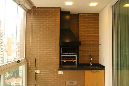 Apartamento à venda, com 137 m², 3 quartos e 3 vagas — Varanda 