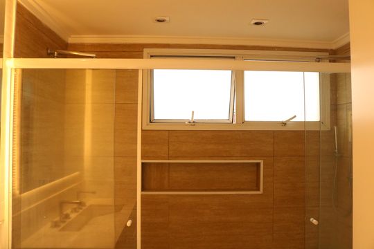 Apartamento à venda, com 137 m², 3 quartos e 3 vagas — Banheiro da Suíte 3
