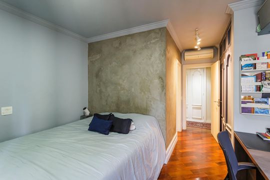 Compra apartamento mobiliado com 3 quartos e varanda. — Suíte 1