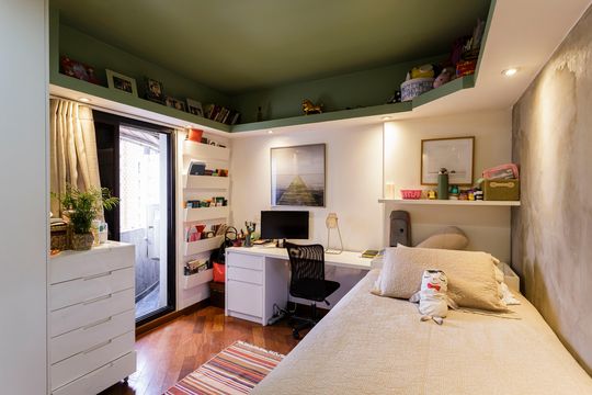Compra apartamento mobiliado com 3 quartos e varanda. — Suíte 2
