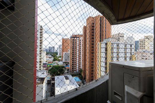 Compra apartamento mobiliado com 3 quartos e varanda. — Suíte 2