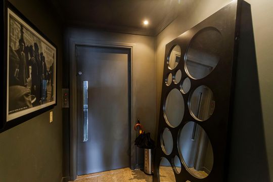 Compra apartamento mobiliado com 3 quartos e varanda. — Hall de entrada