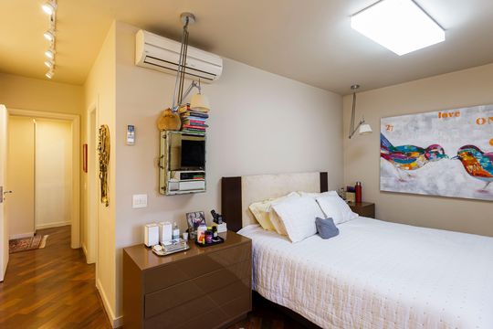 Compra apartamento mobiliado com 3 quartos e varanda. — Suíte 3