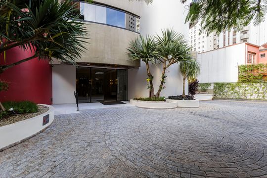 Compra apartamento mobiliado com 3 quartos e varanda. — Área comum