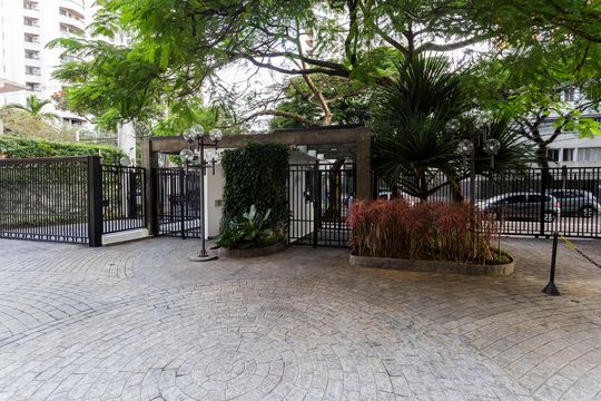 Compra apartamento mobiliado com 3 quartos e varanda. — Área comum