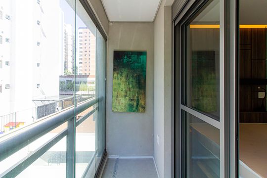 Comprar apartamento mobiliado com 3 quartos, piscina e academia no condomínio. — Varanda da Suíte 2