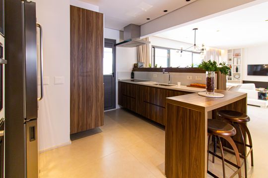 Comprar apartamento mobiliado com 3 quartos, piscina e academia no condomínio. — Cozinha