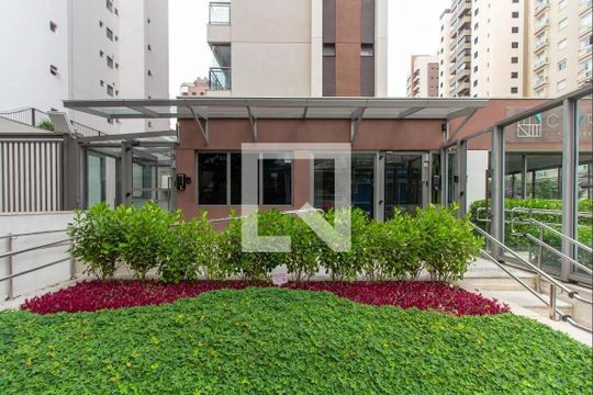 Comprar apartamento mobiliado com 3 quartos, piscina e academia no condomínio. — Fachada