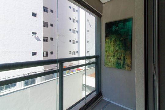 Comprar apartamento mobiliado com 3 quartos, piscina e academia no condomínio. — Varanda da Suíte 2