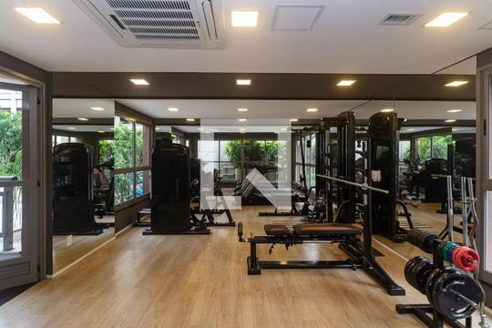 Comprar apartamento mobiliado com 3 quartos, piscina e academia no condomínio. — Academia