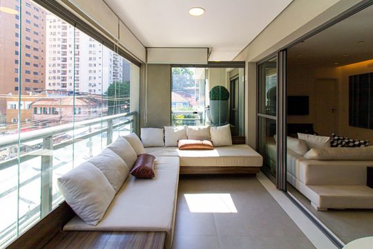 Comprar apartamento mobiliado com 3 quartos, piscina e academia no condomínio. — Varanda