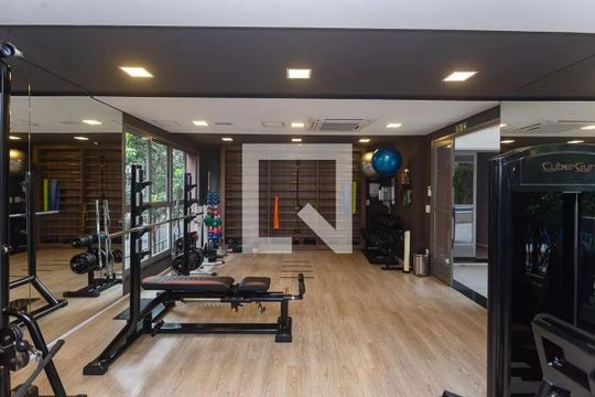 Comprar apartamento mobiliado com 3 quartos, piscina e academia no condomínio. — Academia