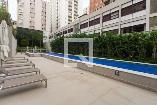 Comprar apartamento mobiliado com 3 quartos, piscina e academia no condomínio. — Academia