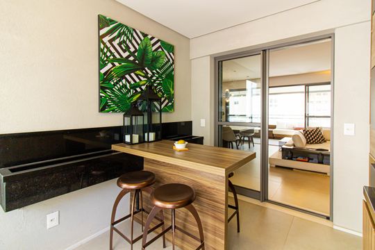 Comprar apartamento mobiliado com 3 quartos, piscina e academia no condomínio. — Varanda Gourmet