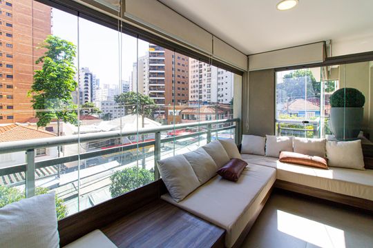 Comprar apartamento mobiliado com 3 quartos, piscina e academia no condomínio. — Varanda