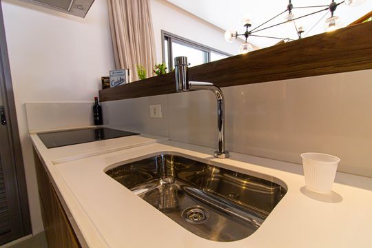 Comprar apartamento mobiliado com 3 quartos, piscina e academia no condomínio. — Cozinha