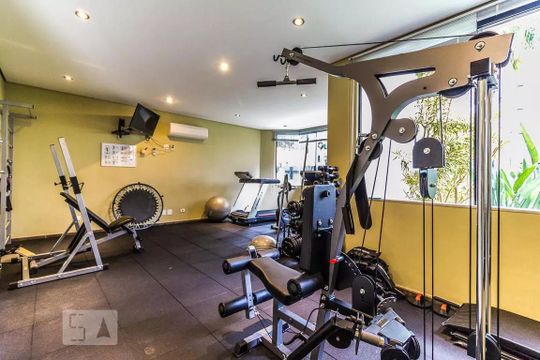 Apartamento à venda, com 196 m², 4 quartos e 3 vagas — Área comum - Academia