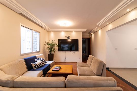 Apartamento à venda, com 196 m², 4 quartos e 3 vagas — Sala