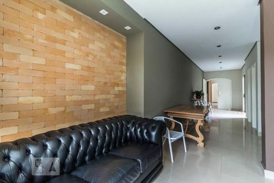 Apartamento à venda, com 196 m², 4 quartos e 3 vagas — Hall social