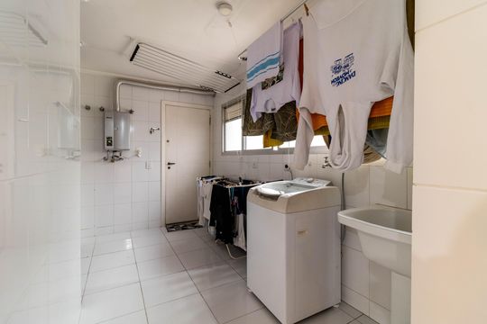 Apartamento à venda, com 196 m², 4 quartos e 3 vagas — Área de Serviço