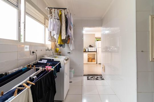 Apartamento à venda, com 196 m², 4 quartos e 3 vagas — Área de Serviço