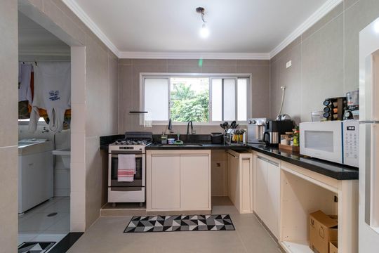 Apartamento à venda, com 196 m², 4 quartos e 3 vagas — Cozinha