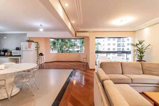Apartamento à venda, com 196 m², 4 quartos e 3 vagas — foto 1