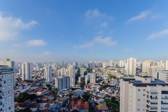 Apartamento mobiliado com 3 quartos, 1 suíte e piscina no condomínio para comprar. — Vista Andar Superior