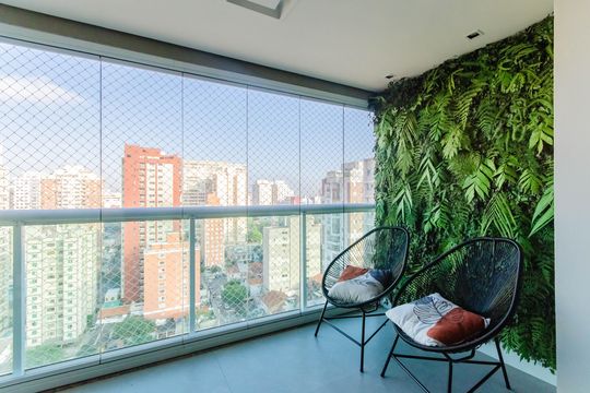 Apartamento mobiliado com 3 quartos, 1 suíte e piscina no condomínio para comprar. — Varanda