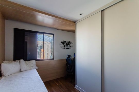 Apartamento mobiliado com 3 quartos, 1 suíte e piscina no condomínio para comprar. — Quarto 2
