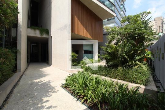 Compra apartamento mobiliado na Vila Nova Conceição com 2 quartos, varanda gourmet e piscina. — Fachada