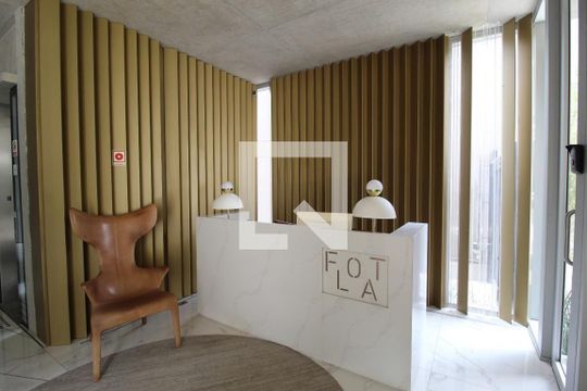 Compra apartamento mobiliado na Vila Nova Conceição com 2 quartos, varanda gourmet e piscina. — Hall Social