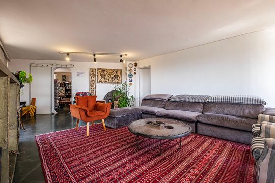 Venda de apartamento mobiliado com 3 quartos, quintal e churrasqueira no condomínio. — Sala 2