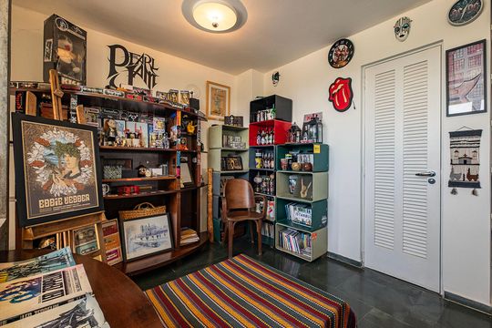 Venda de apartamento mobiliado com 3 quartos, quintal e churrasqueira no condomínio. — Sala 4