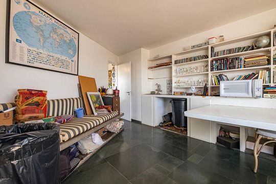 Venda de apartamento mobiliado com 3 quartos, quintal e churrasqueira no condomínio. — Sala 3