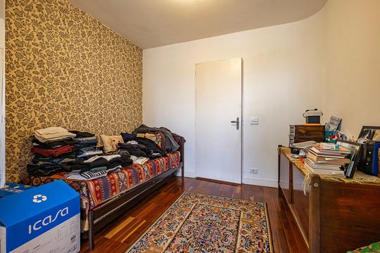 Venda de apartamento mobiliado com 3 quartos, quintal e churrasqueira no condomínio. — Suíte 