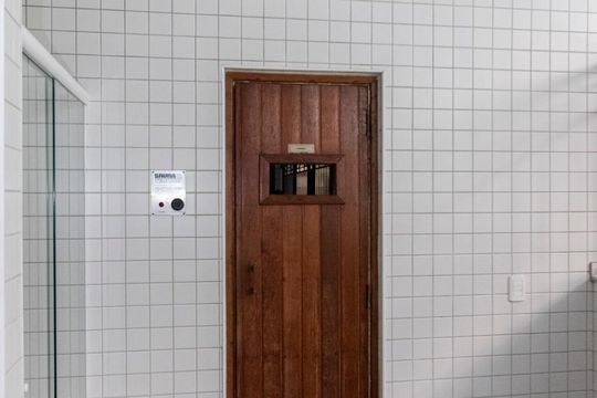 Apartamento à venda na Cidade Monções, 3 quartos, varanda, mobiliado, piscina e academia no condomínio. — Sauna