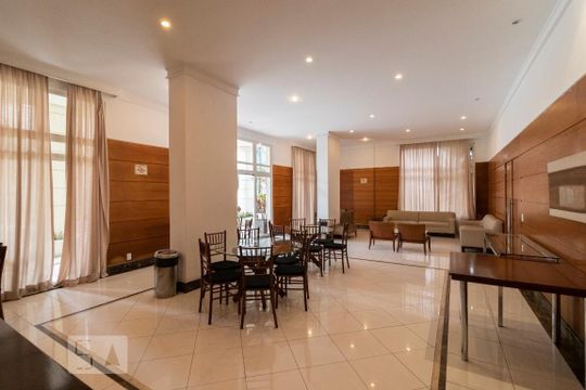Apartamento à venda na Cidade Monções, 3 quartos, varanda, mobiliado, piscina e academia no condomínio. — Salão de Festas