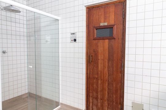 Apartamento à venda na Cidade Monções, 3 quartos, varanda, mobiliado, piscina e academia no condomínio. — Sauna