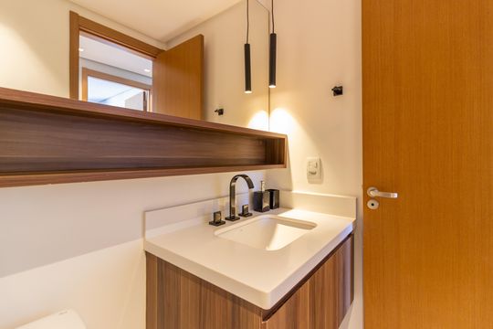 Apartamento com 3 quartos e academia no condomínio para comprar. — Banheiro Social