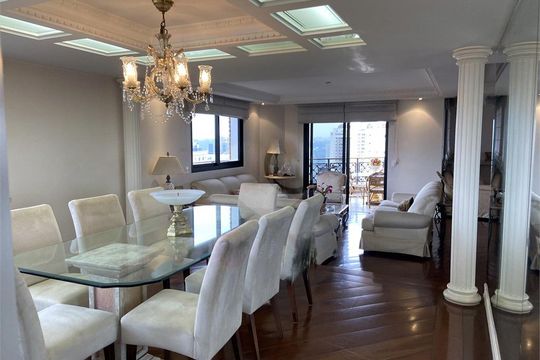 Apartamento mobiliado no Alto da Lapa com 4 suítes, varanda gourmet, academia e piscina. Ideal para compra. — foto 3