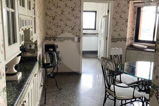 Apartamento mobiliado no Alto da Lapa com 4 suítes, varanda gourmet, academia e piscina. Ideal para compra. — foto 8