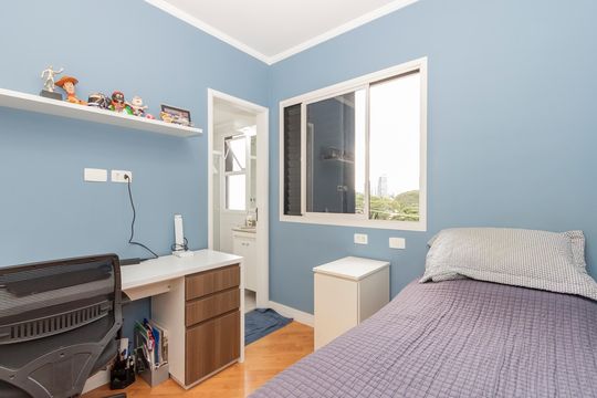 Compra apartamento no Brooklin com 3 quartos, closet e academia no condomínio. Pet friendly. — Suíte 3