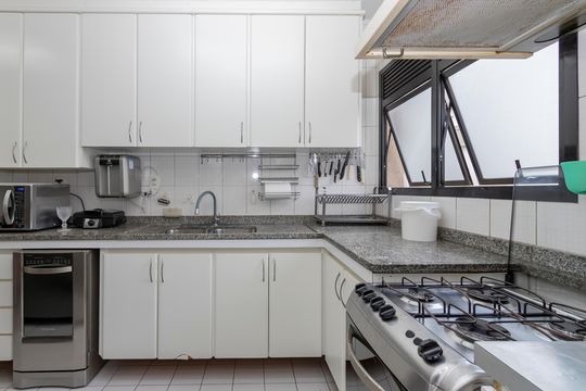 Compra apartamento no Brooklin com 3 quartos, closet e academia no condomínio. Pet friendly. — Cozinha